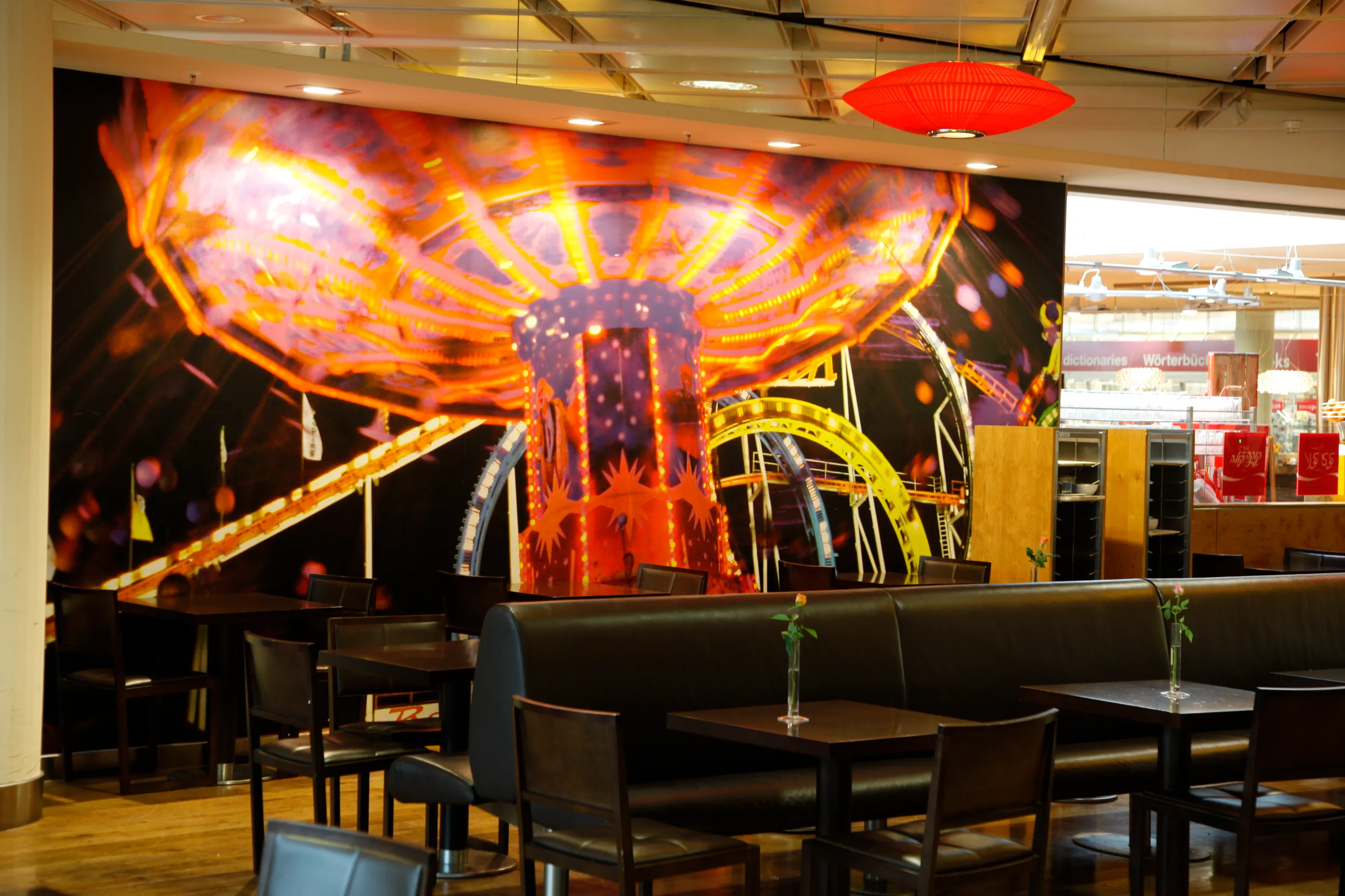 Custom printed wallpaper mural in the restaurant area at the Munich Airport