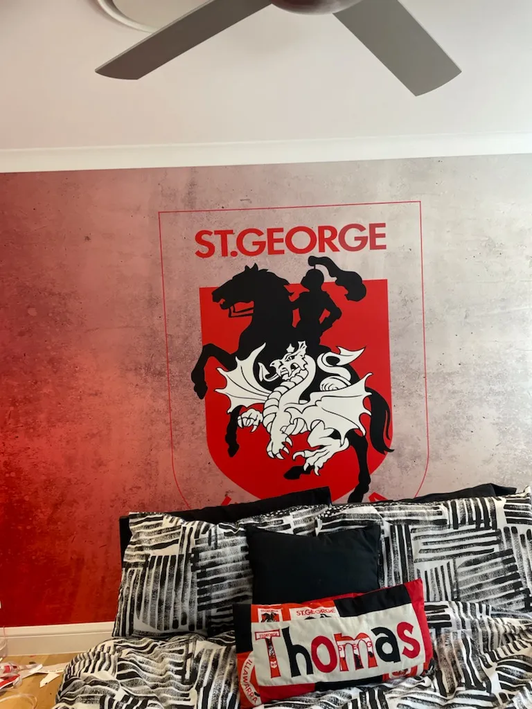 St George fan sports wallpaper mural for kid's room